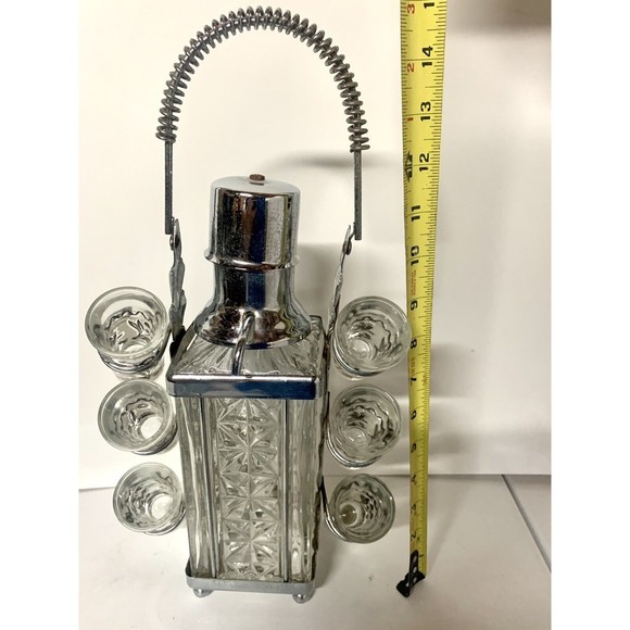 Vintage barware United Metal Goods 12” Glass Liquor Decanter Pump with Glasses - Picture 7 of 7